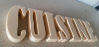 Letras de poliestireno para decoração e sinalização