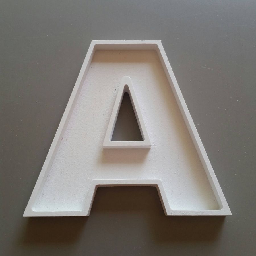 Letra oca em PVC branco ARIAL PRETO
