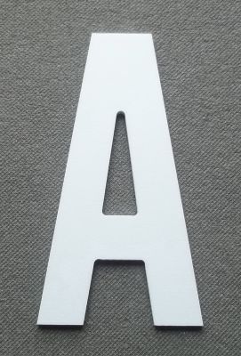 Letra plástica PVC BATON