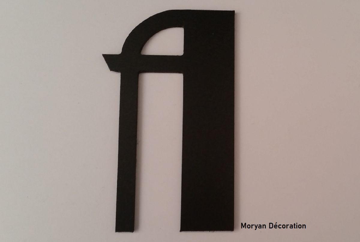Letra plástica PVC preto BETTY BLACK