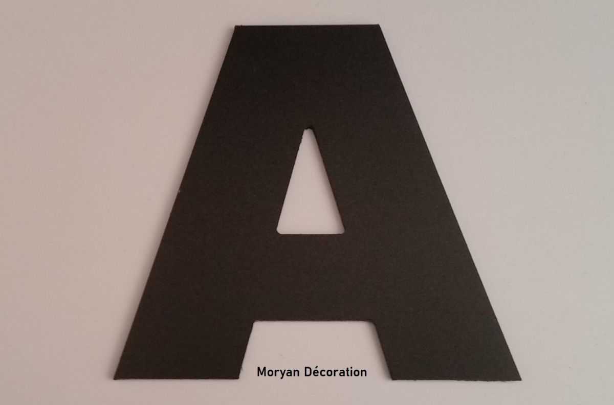 Letra plástica PVC preto ARIAL PRETO