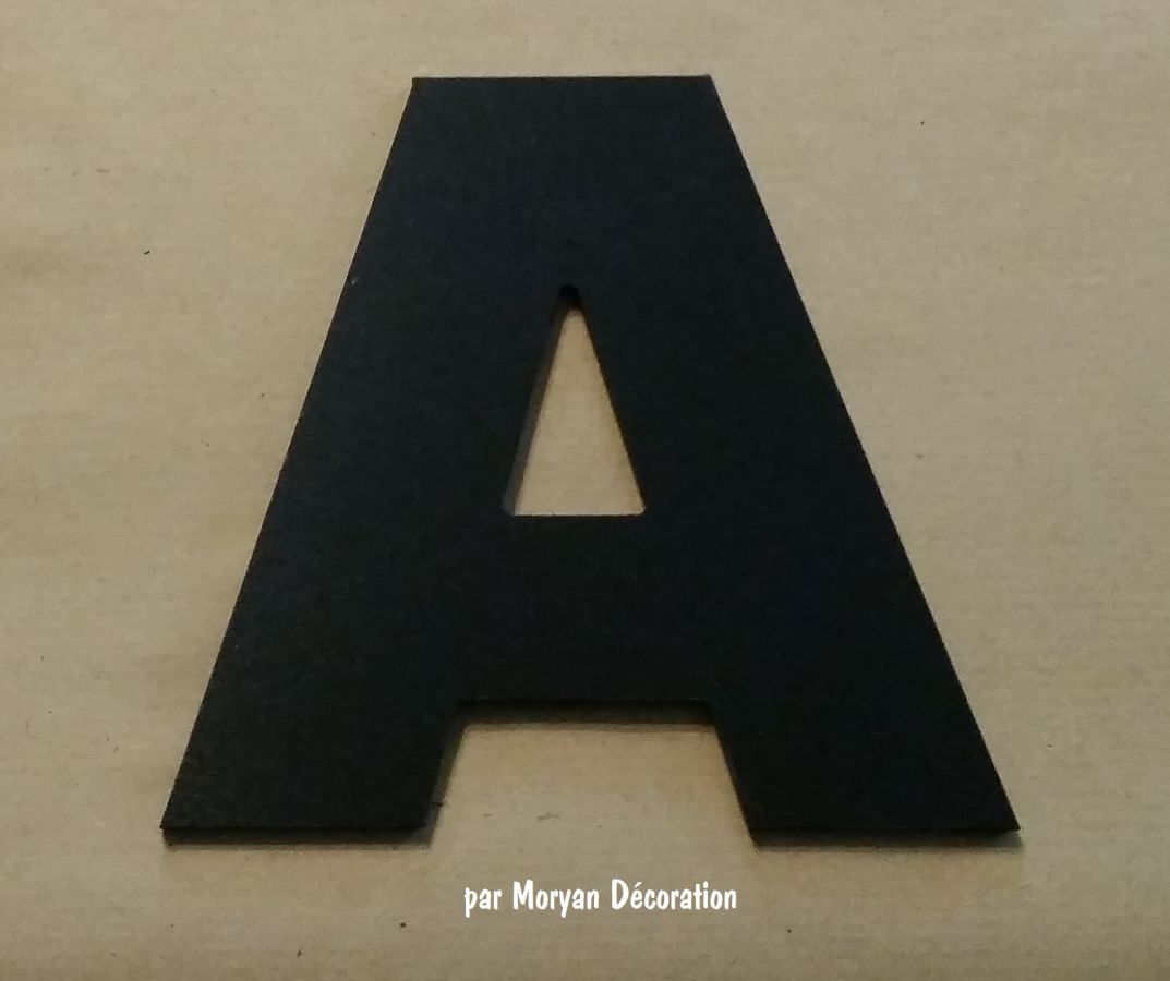 Letra plástica PVC preto ARIAL PRETO