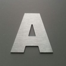 Letra em metal escovado ARIAL PRETO