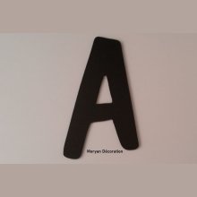 Letra plástica PVC preto DOM CASUAL